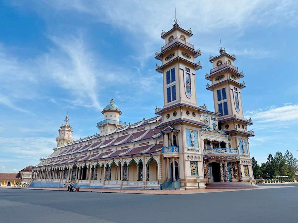 Kiến trúc độc đáo của Tòa Thánh Tây Ninh